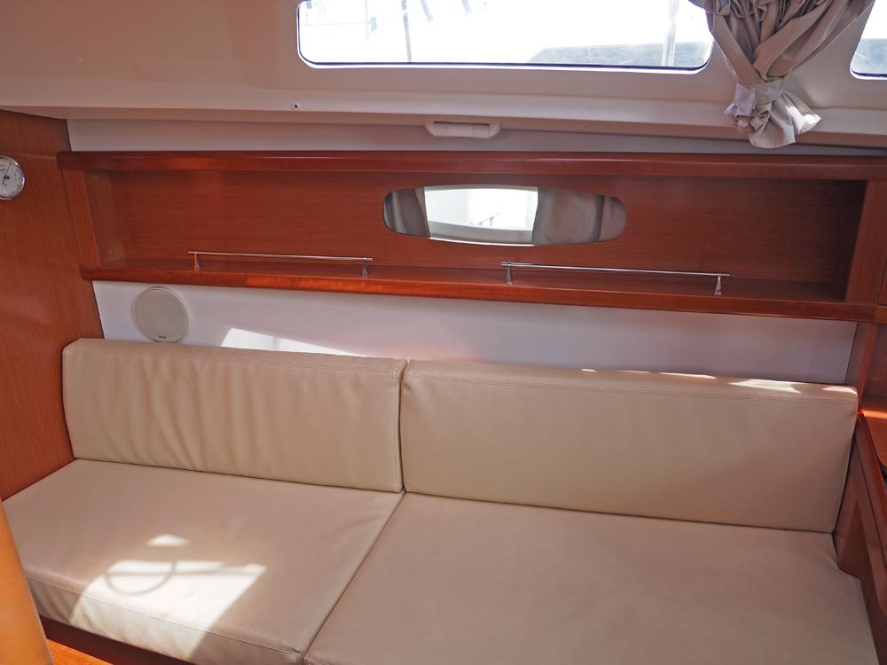 Salon, Accommodatie